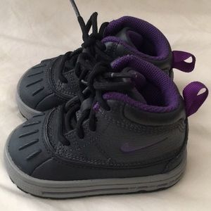 Nike snow boots